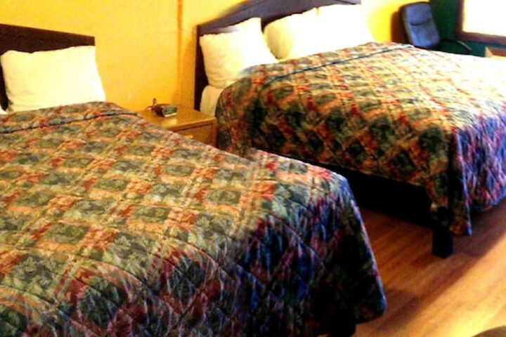 Room 3 of 10