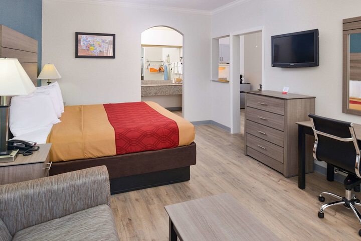 Room 12 of 36