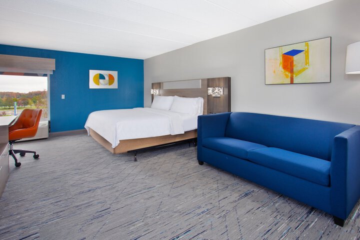 Room 15 of 34
