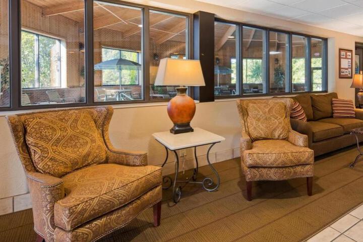 Best Western PLUS Caldwell Inn