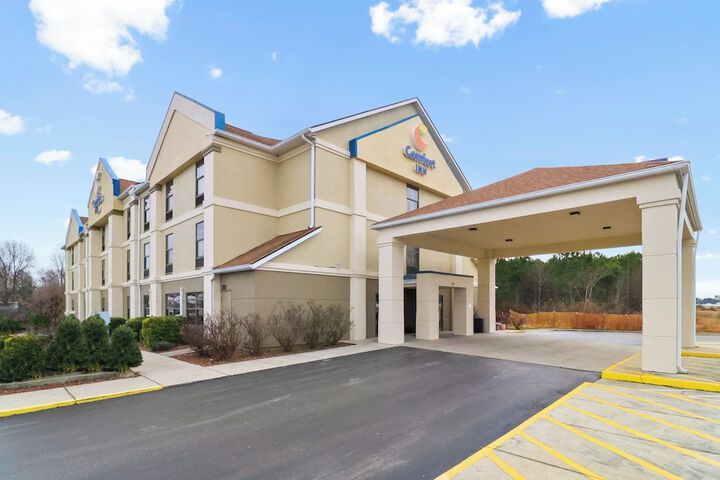 Comfort Inn Dunn near I-95