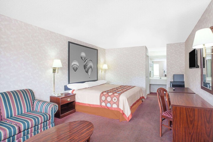 Room 12 of 15
