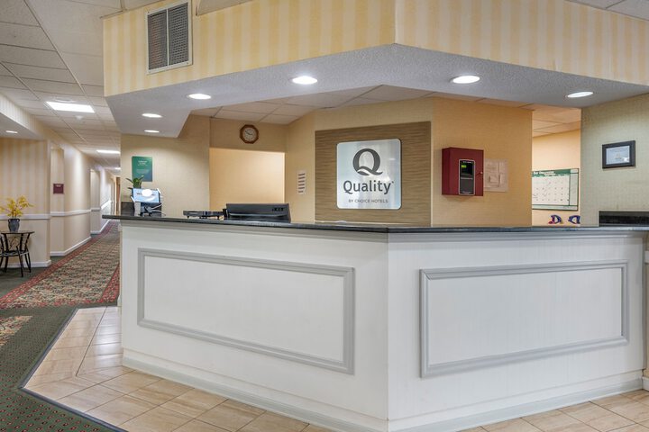 Quality Inn & Suites Near Amish Country