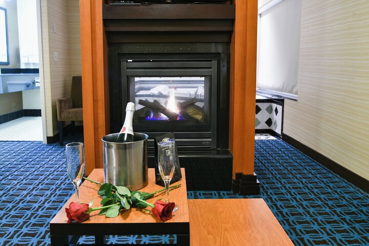 Fairfield Inn & Suites Hartford Airport