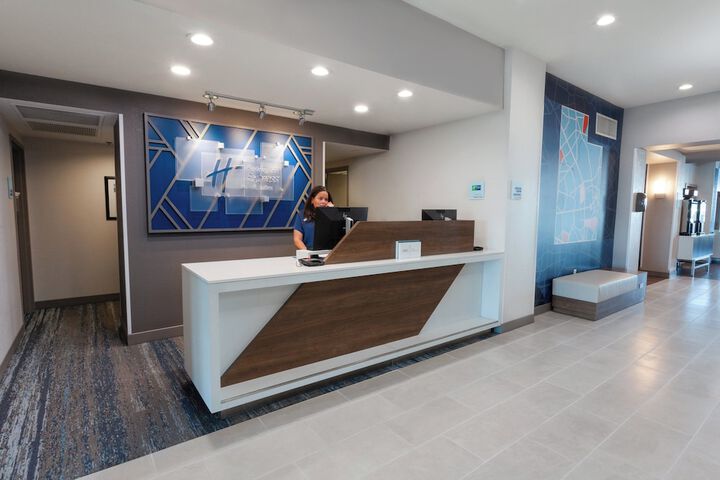 Holiday Inn Express & Suites Logan by IHG
