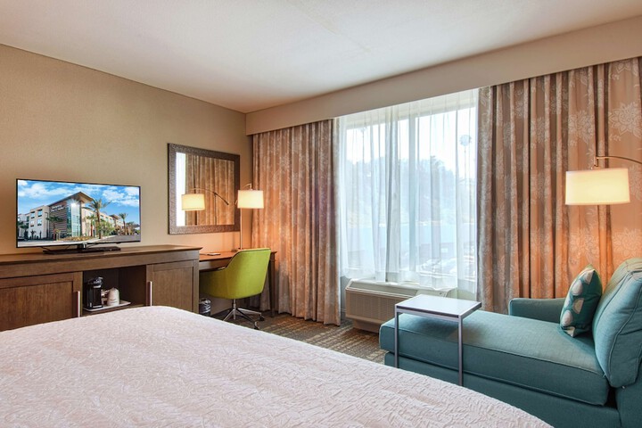 Hampton Inn & Suites Mission Viejo