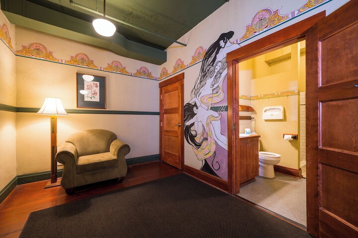 Room 58 of 125