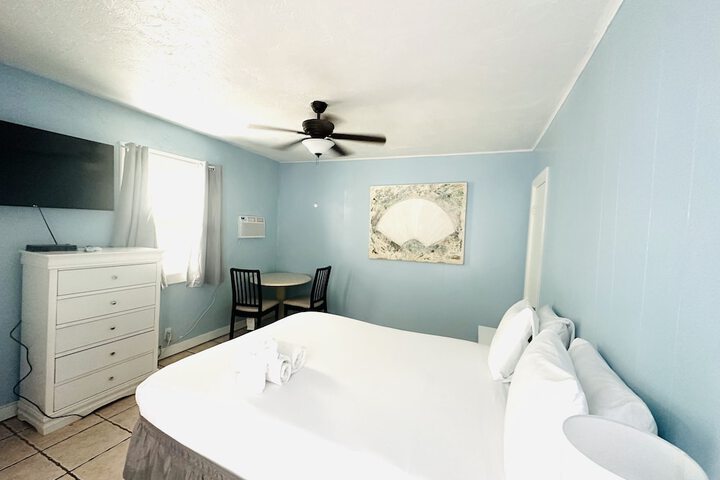 Room 27 of 51