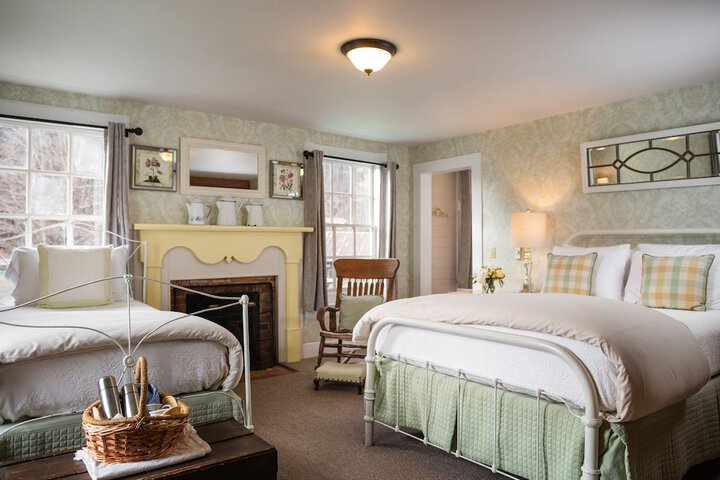 The Mast Farm Inn