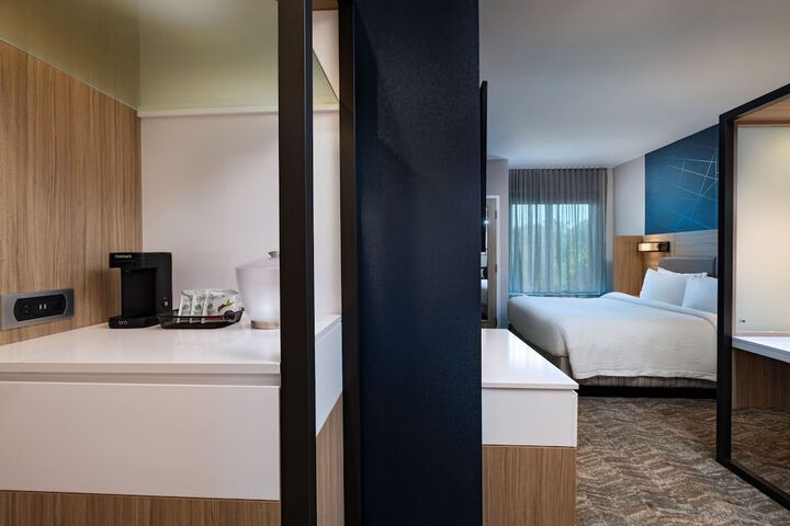 Room 17 of 21