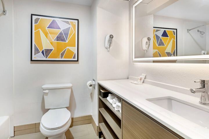 Comfort Inn & Suites Sacramento - University Area
