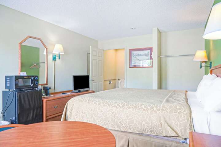 Room 27 of 31