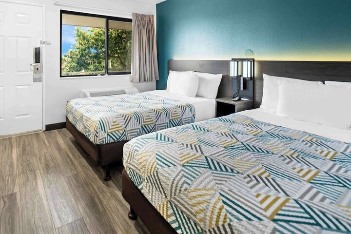 Room 14 of 27