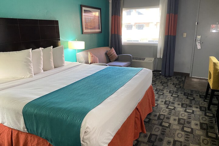 Room 16 of 31