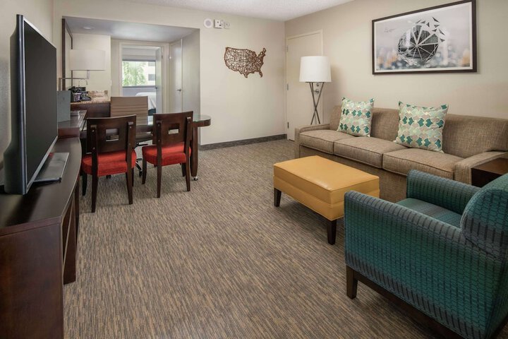 Embassy Suites by Hilton Seattle Tacoma International Airport