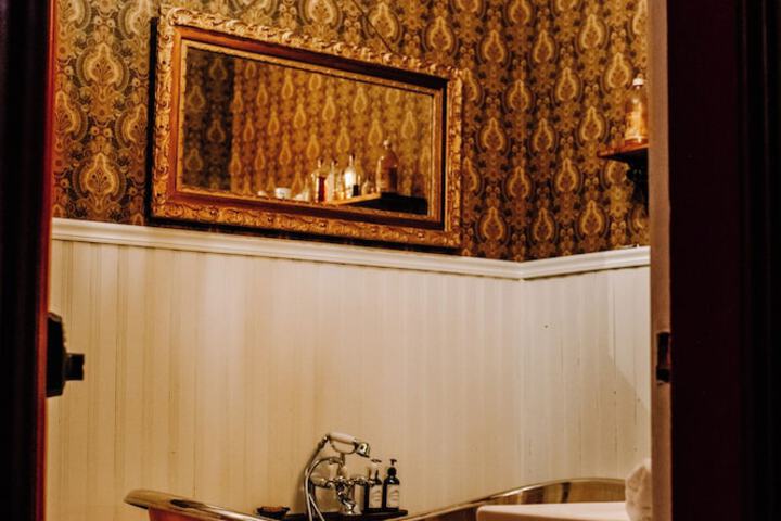 White House Hotel