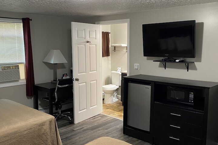 Room 6 of 11