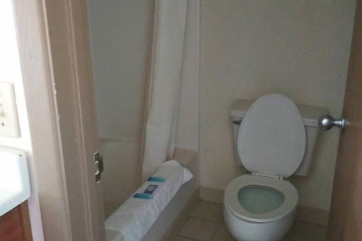 Room 8 of 14