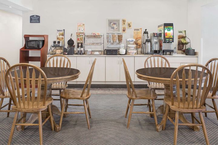 Breakfast/Coffee Service 19 of 19