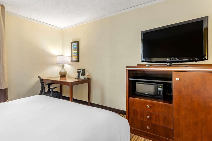 Room 30 of 42