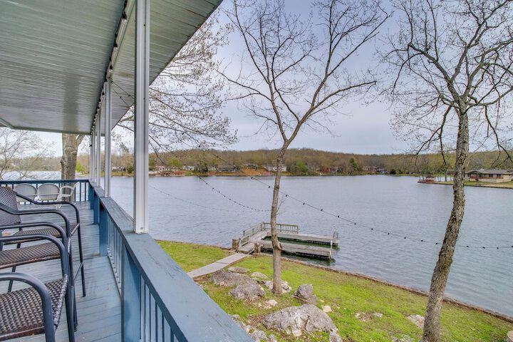 Lakefront Arkansas Abode - Deck Grill & Fire Pit!