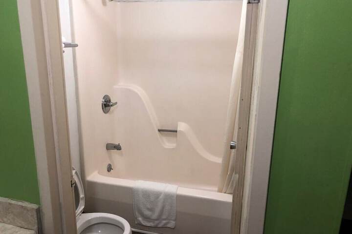 Room 8 of 8