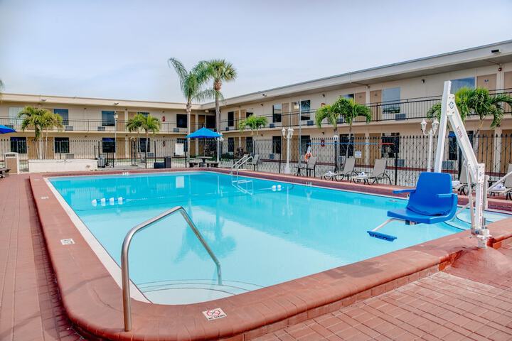 Pool 9 of 32