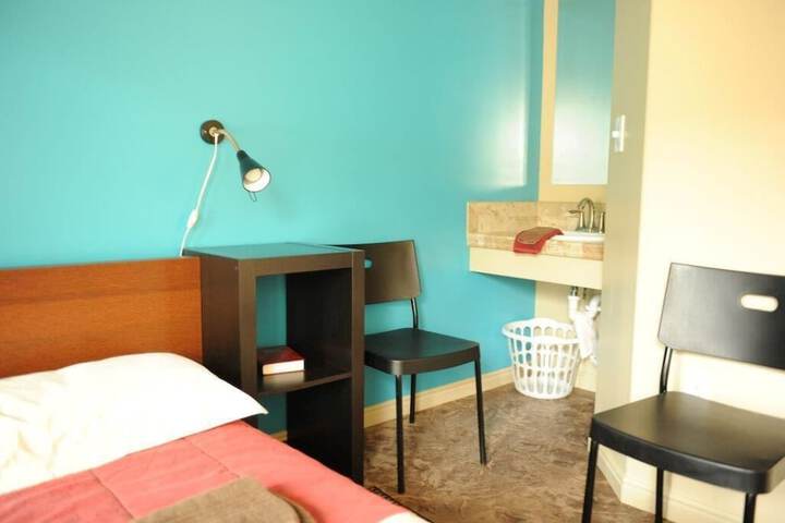 Room 13 of 18