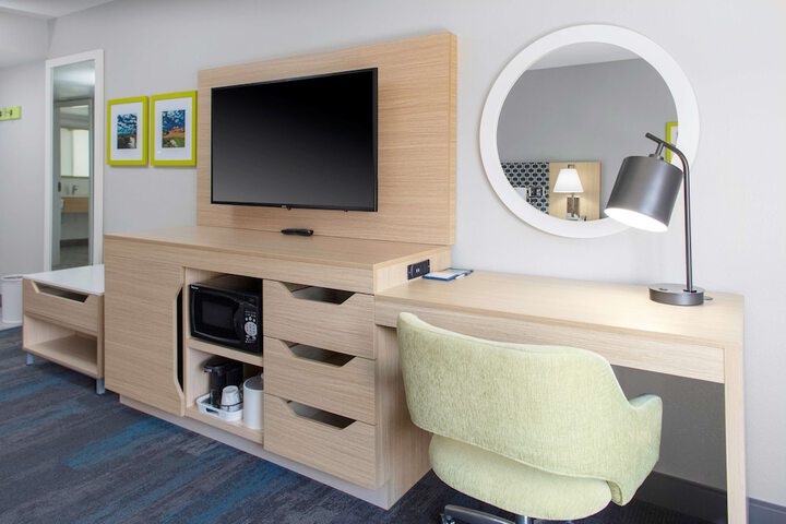 Room 18 of 36