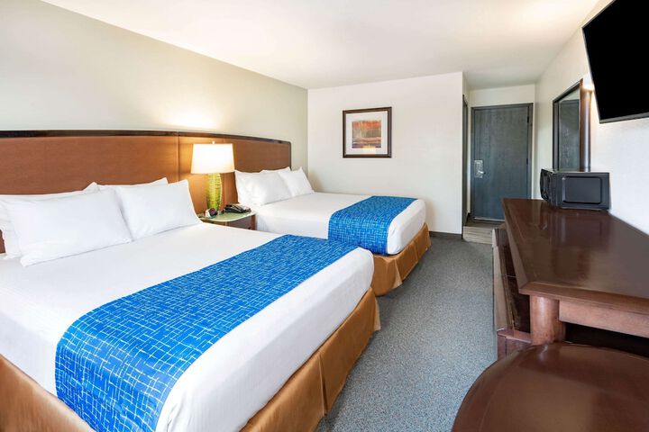Travelodge by Wyndham Lovell / Bighorns