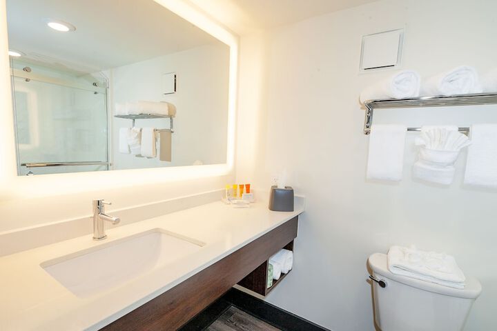 Holiday Inn Resort Panama City Beach by IHG