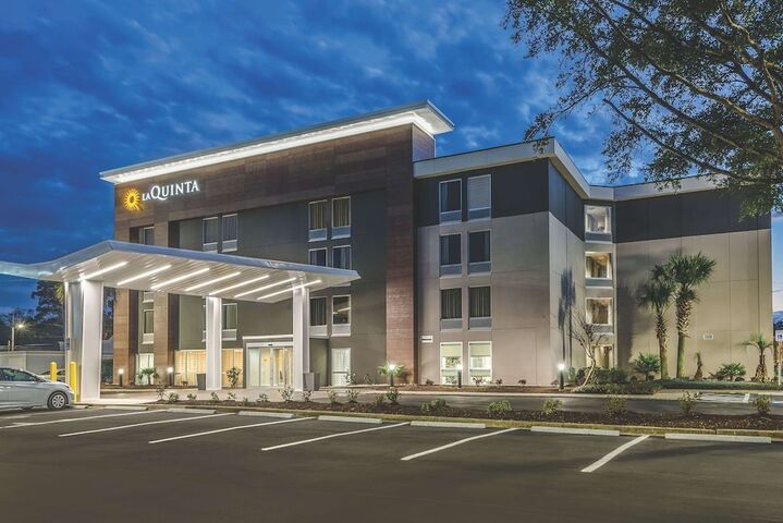 Hotel 3 of 53