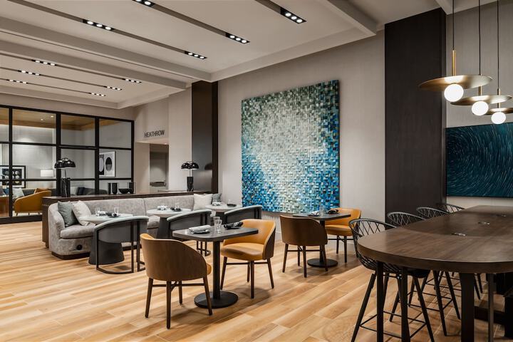 Sheraton Gateway Hotel in Toronto International Airport