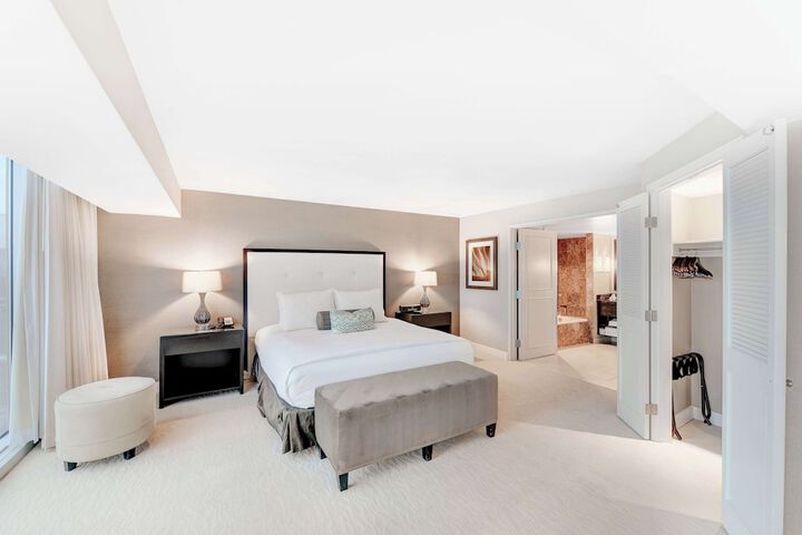 Room 40 of 100