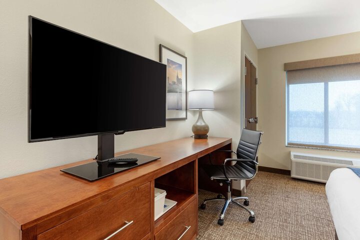 Room 12 of 26
