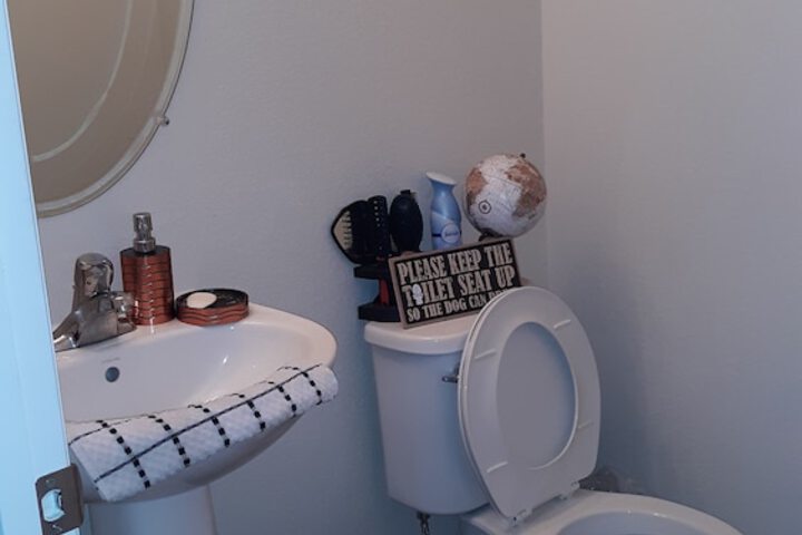 Room 6 of 27