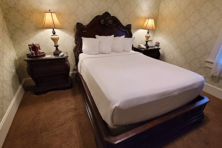 Room 64 of 104