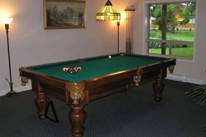 Cedar Wood Lodge B & B