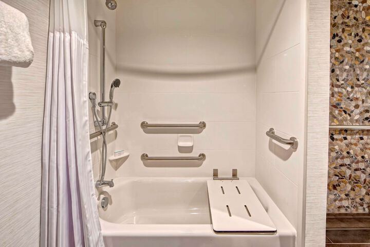 Room 16 of 29