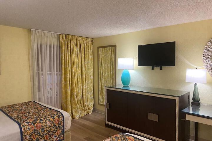 Room 30 of 43