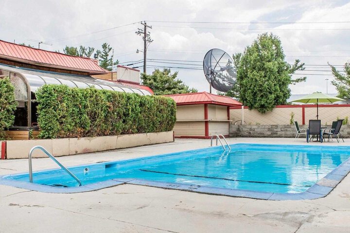 Pool 3 of 24