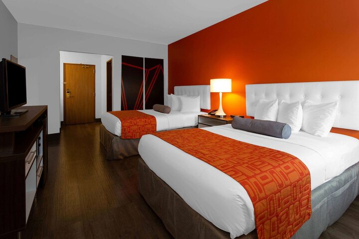 Room 4 of 15