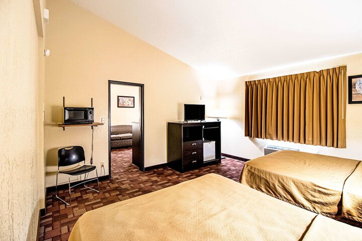 Room 19 of 36