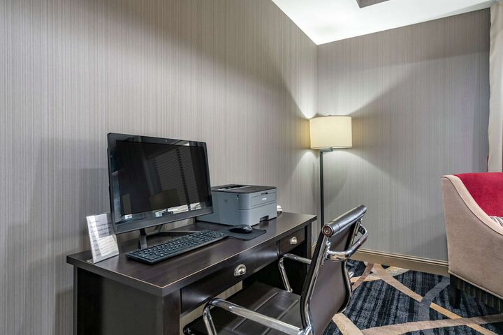 Business Center 37 of 38