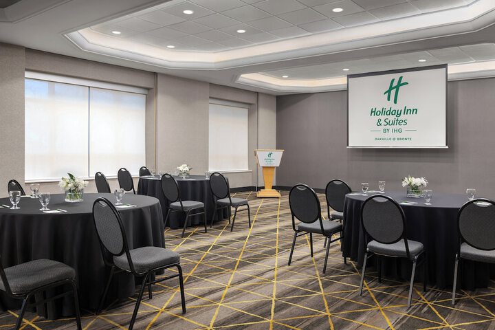 Holiday Inn Hotel & Suites Oakville at Bronte by IHG