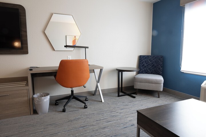Holiday Inn Express & Suites Mansfield – Ontario by IHG