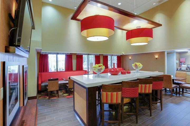 Hampton Inn by Hilton Chester South
