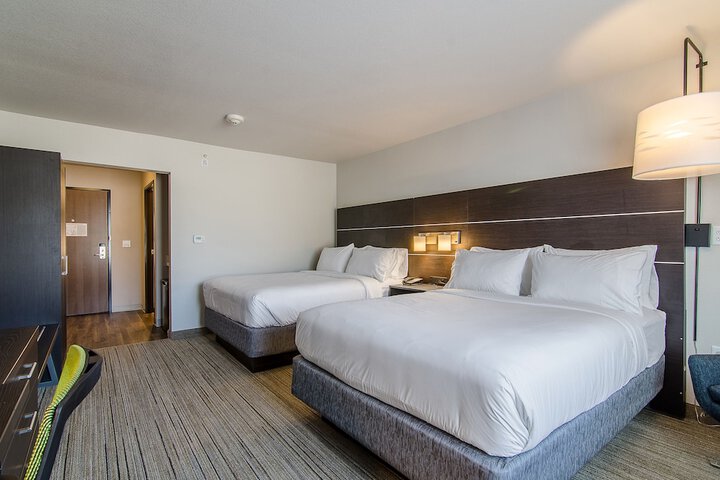 Holiday Inn Express & Suites Atchison by IHG