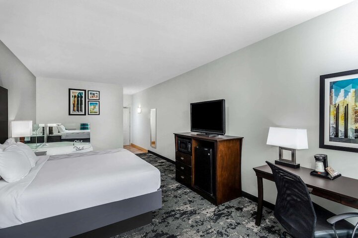 Room 15 of 30