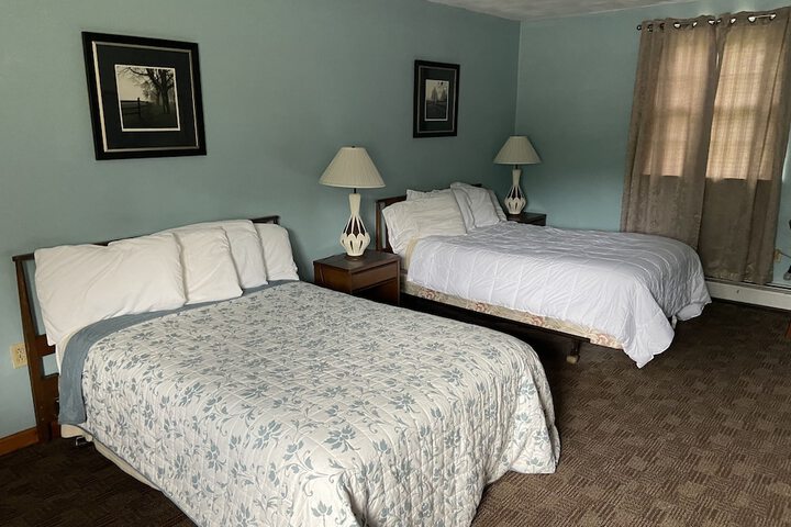 Laurelwood Inn and Steakhouse
